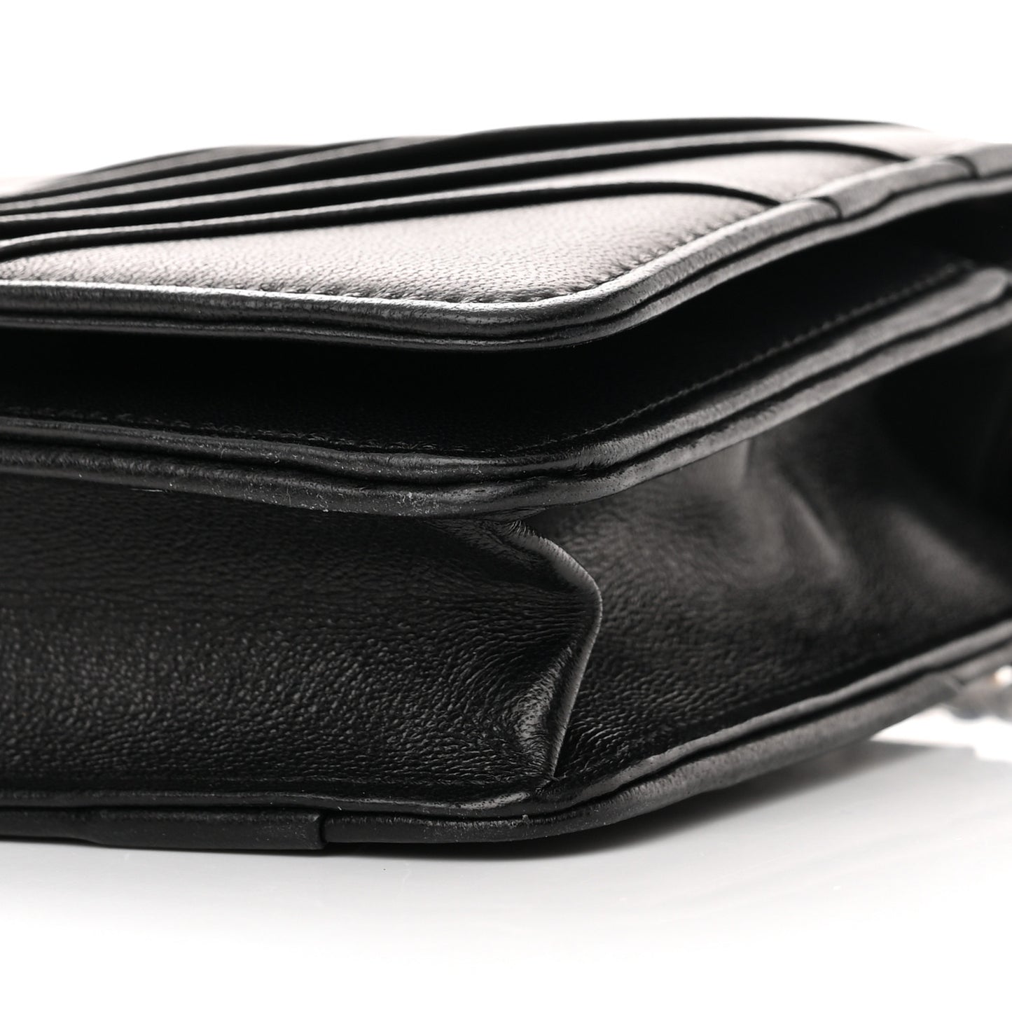Lambskin Pyramid Wallet On Chain WOC Black