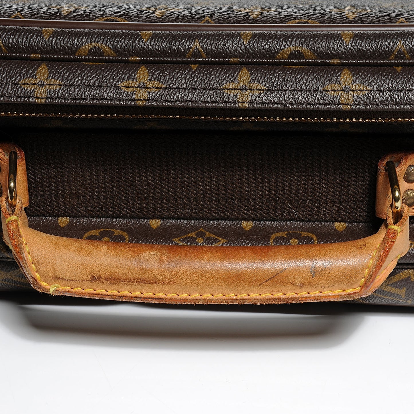 Monogram Satellite 70