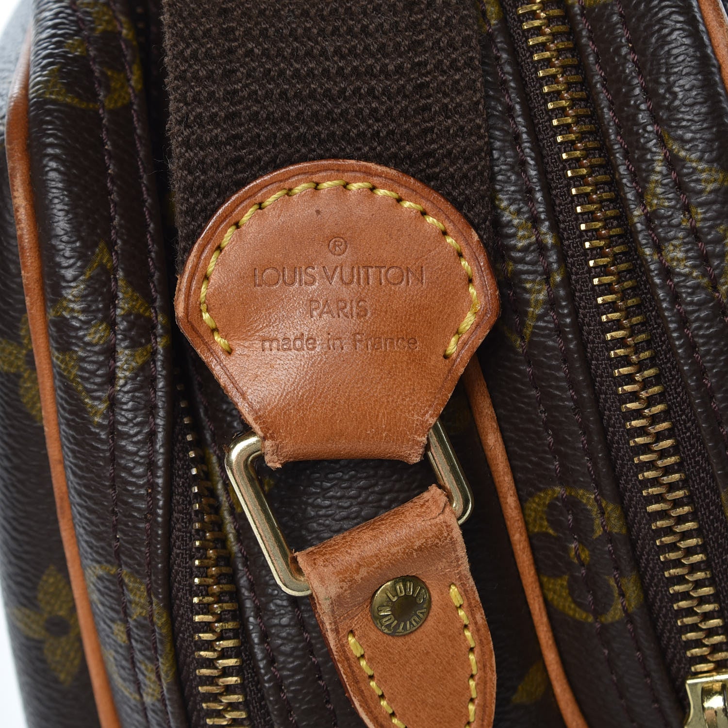 Louis Vuitton Monogram Reporter PM 7 of 19