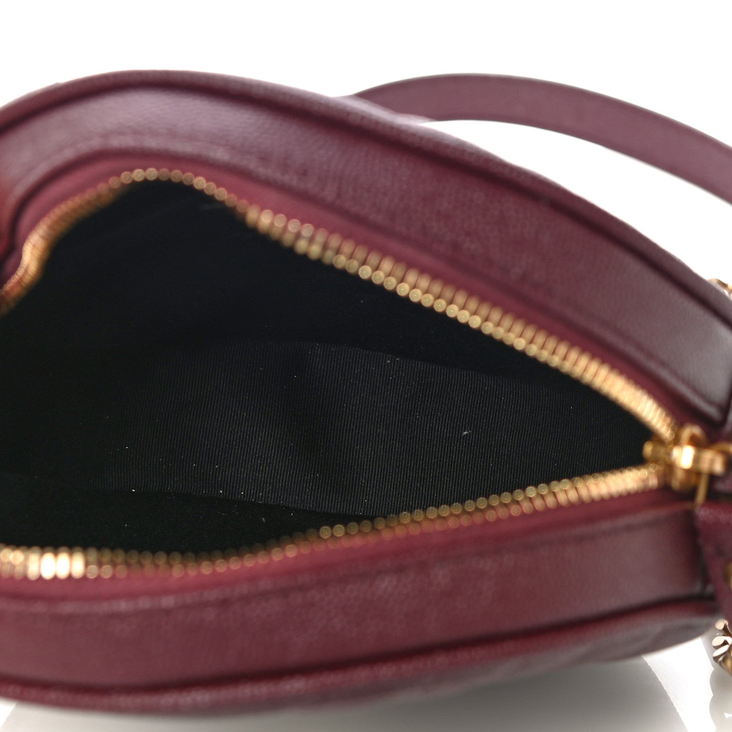 Saint Laurent Grain De Poudre Matelasse Chevron Quilted Round Vinyle Camera Bag Rouge Legion 5 of 10
