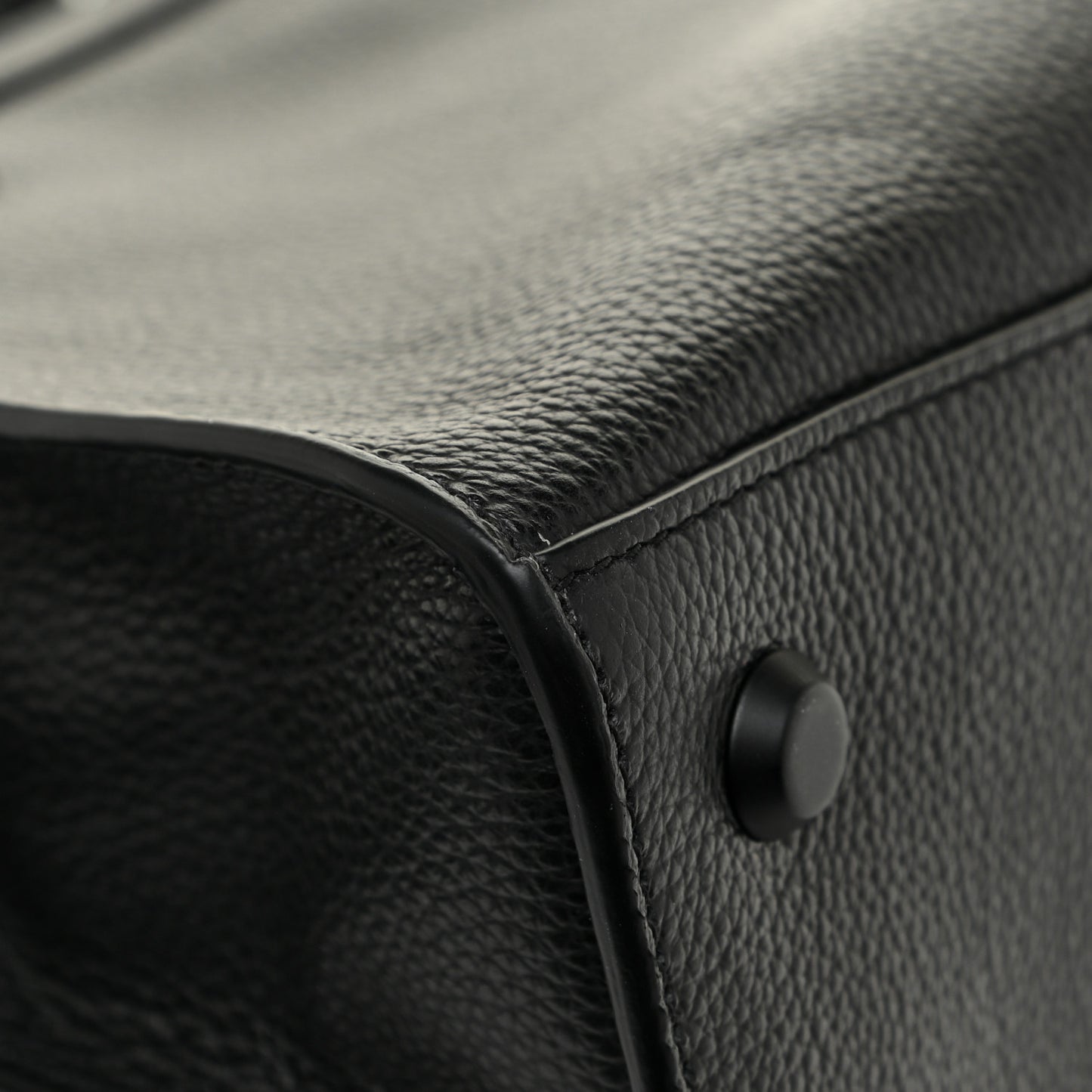 Grained Calfskin Neo Classic Black Hardware S City Black