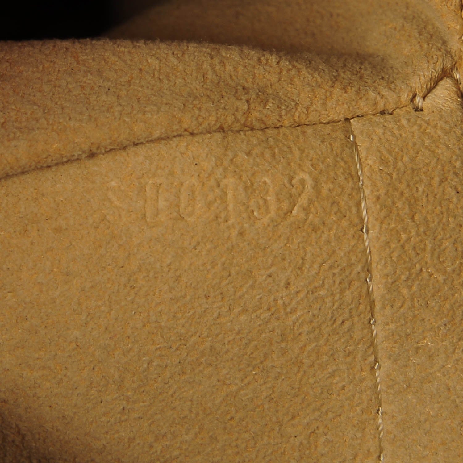 Louis Vuitton Monogram Artsy MM 11 of 12