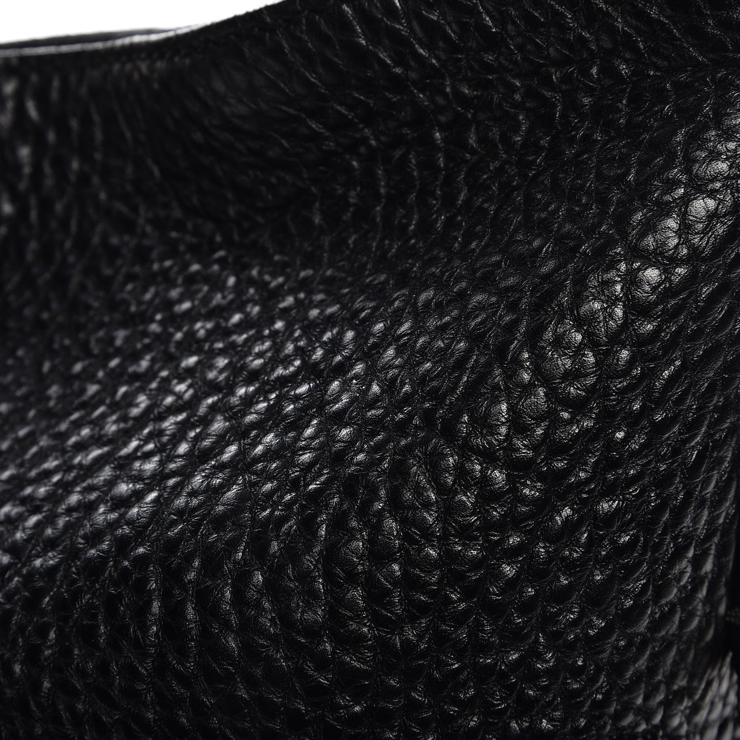 Signature Grain Calfskin Medium Hobo Black
