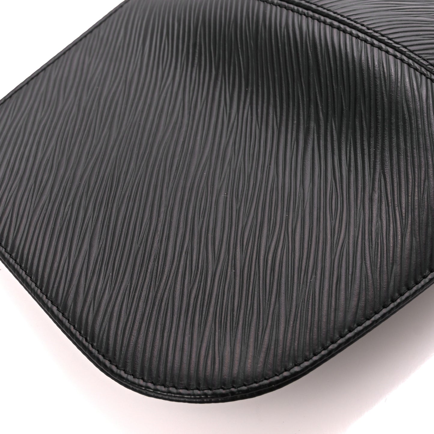 Epi Demi Lune Pochette Black