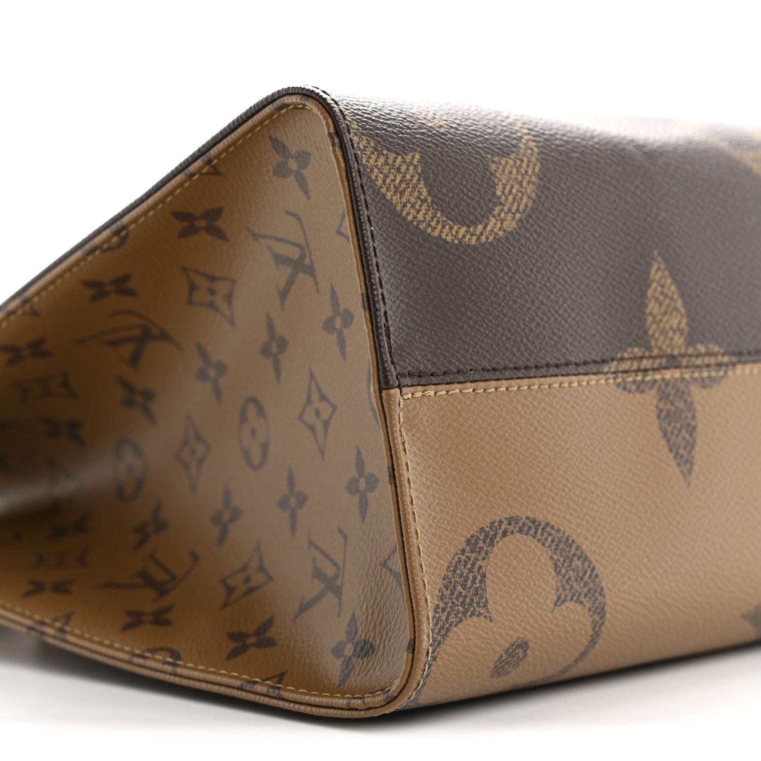 Louis Vuitton Reverse Monogram Giant Onthego MM 8 of 9