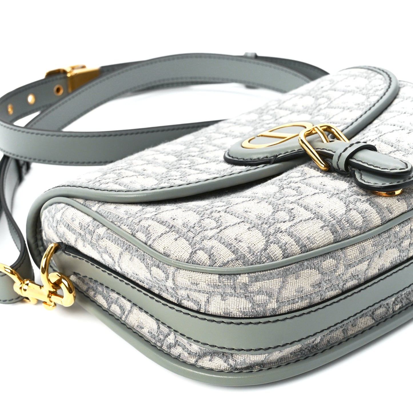 Oblique Medium Bobby Flap Gray
