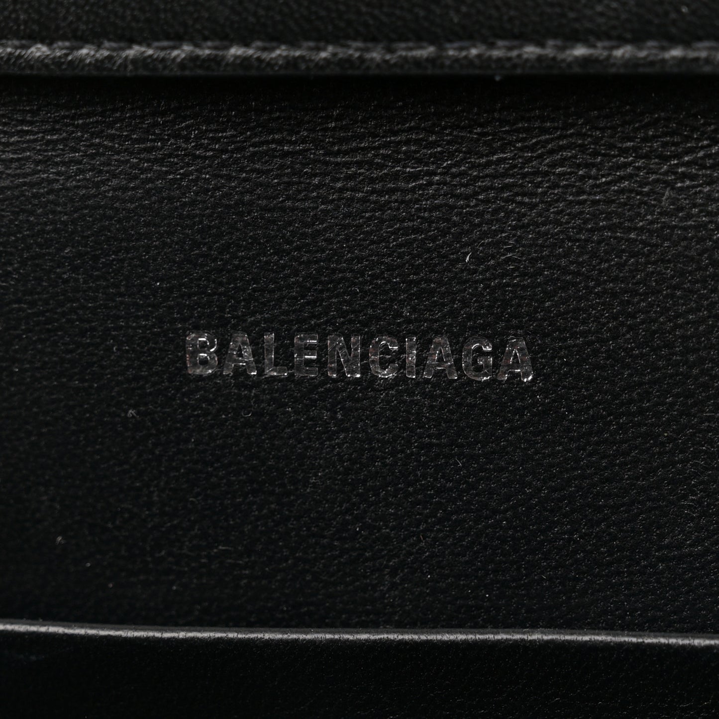 Shiny Calfskin Monochrome Crocodile Embossed Hourglass Chain Bag Black