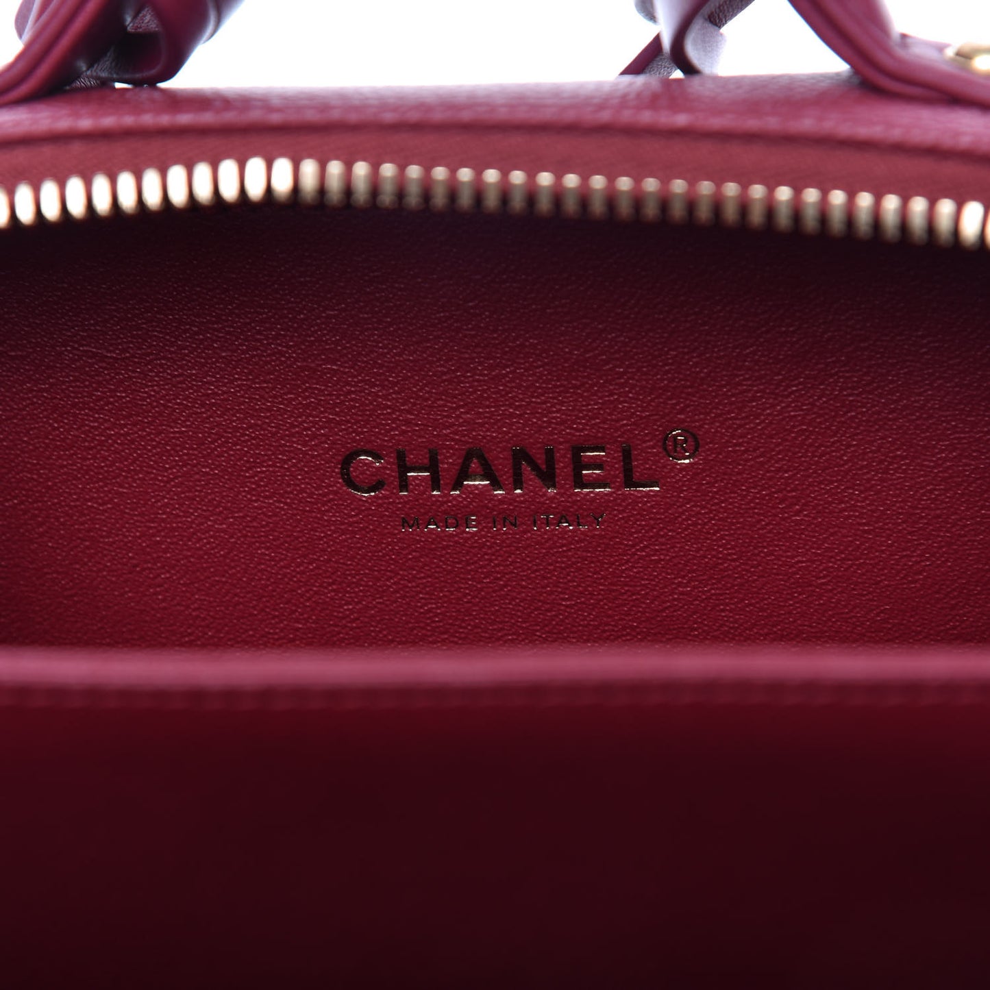 Caviar Quilted Small CC Filigree Vanity Case Burgundy
