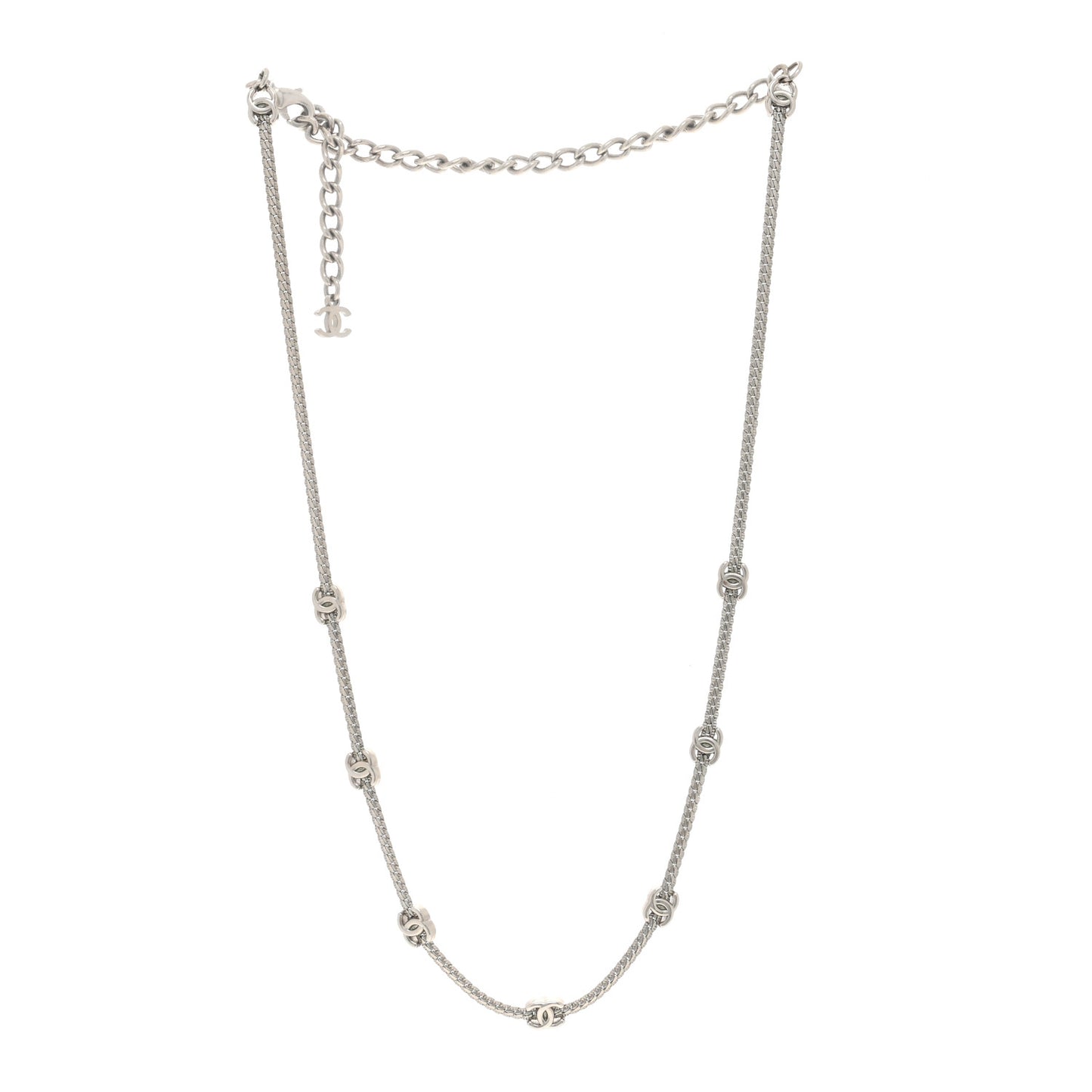 Metal CC Short Chain Necklace Silver