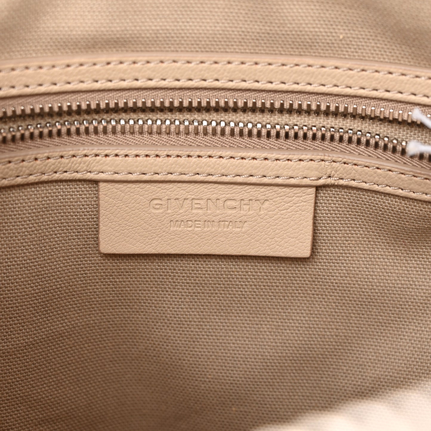 Sugar Goatskin Medium Antigona Skin
