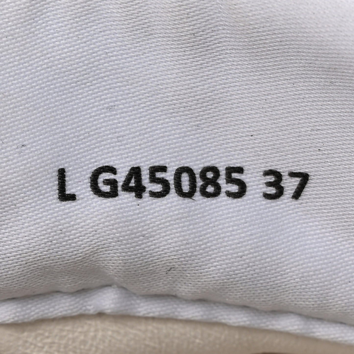 Calfskin Womens CC Logo Sneakers 37 White