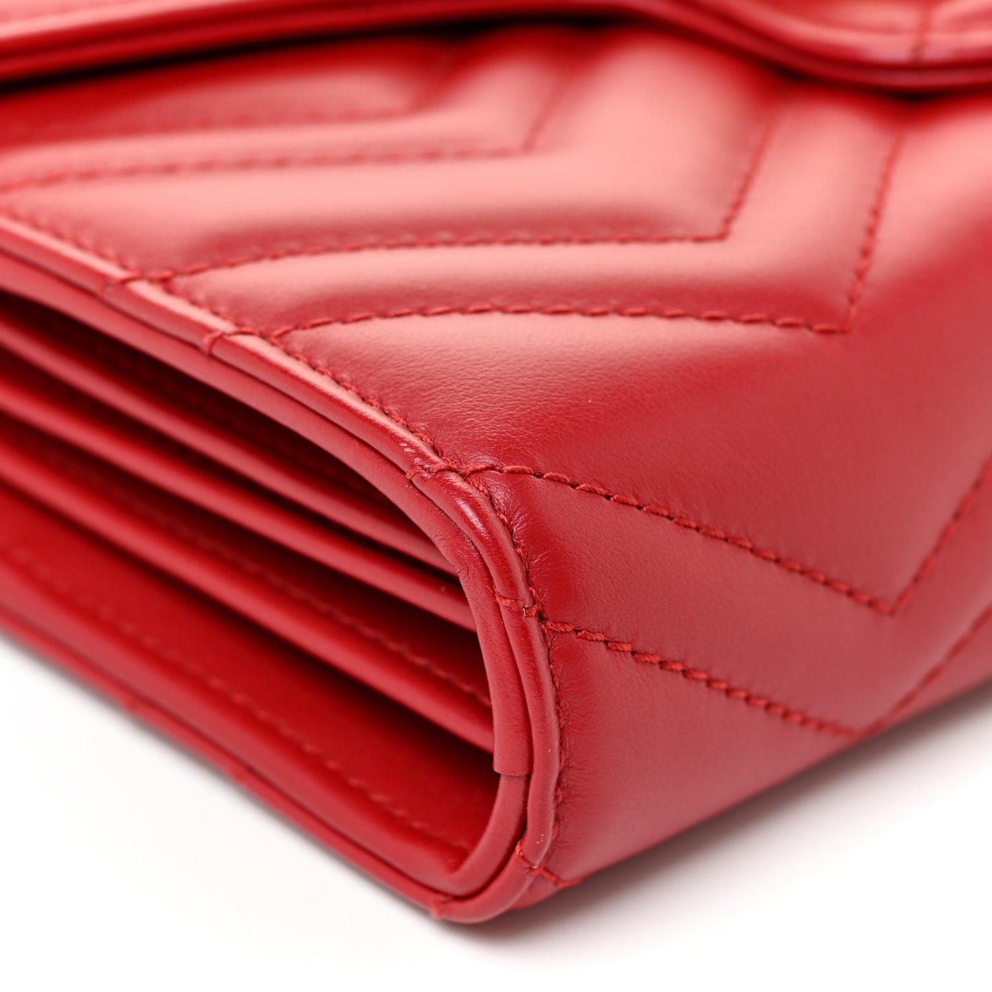 Calfskin Matelasse GG Marmont Chain Wallet Hibiscus Red