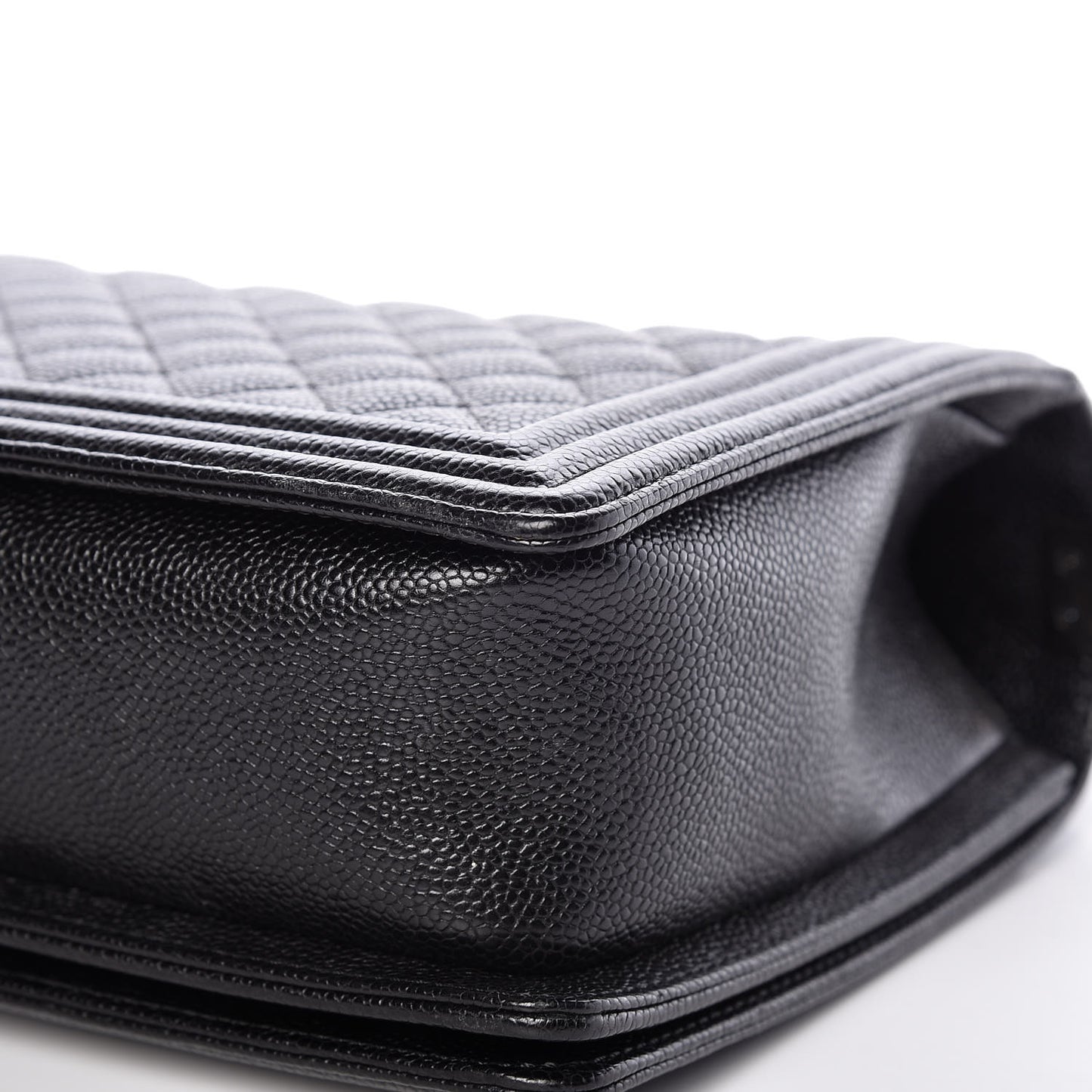 Caviar Quilted New Medium Boy Flap Black