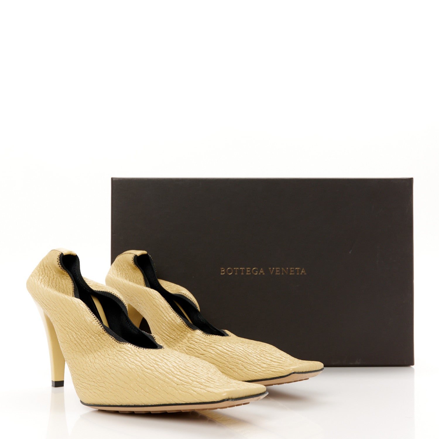 Bottega Veneta Crunch Calfskin Sharpei Pumps 36.5 Tapioca 16 of 16