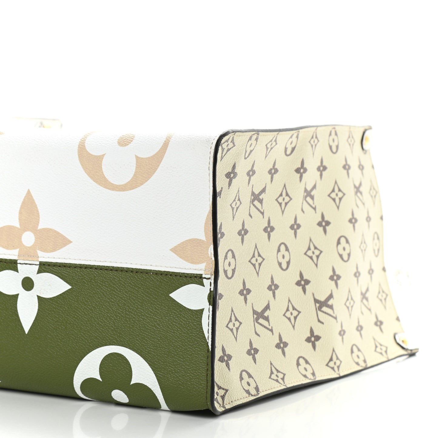 Monogram Giant Onthego GM Kaki Beige
