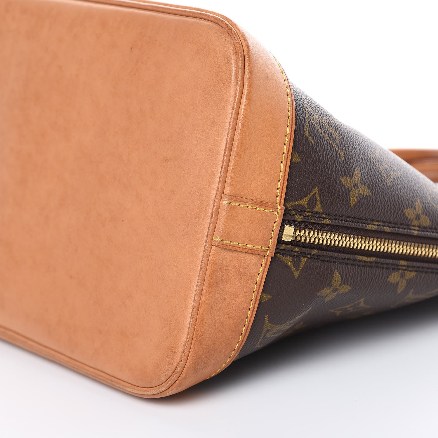 Louis Vuitton Monogram Alma PM 8 of 14