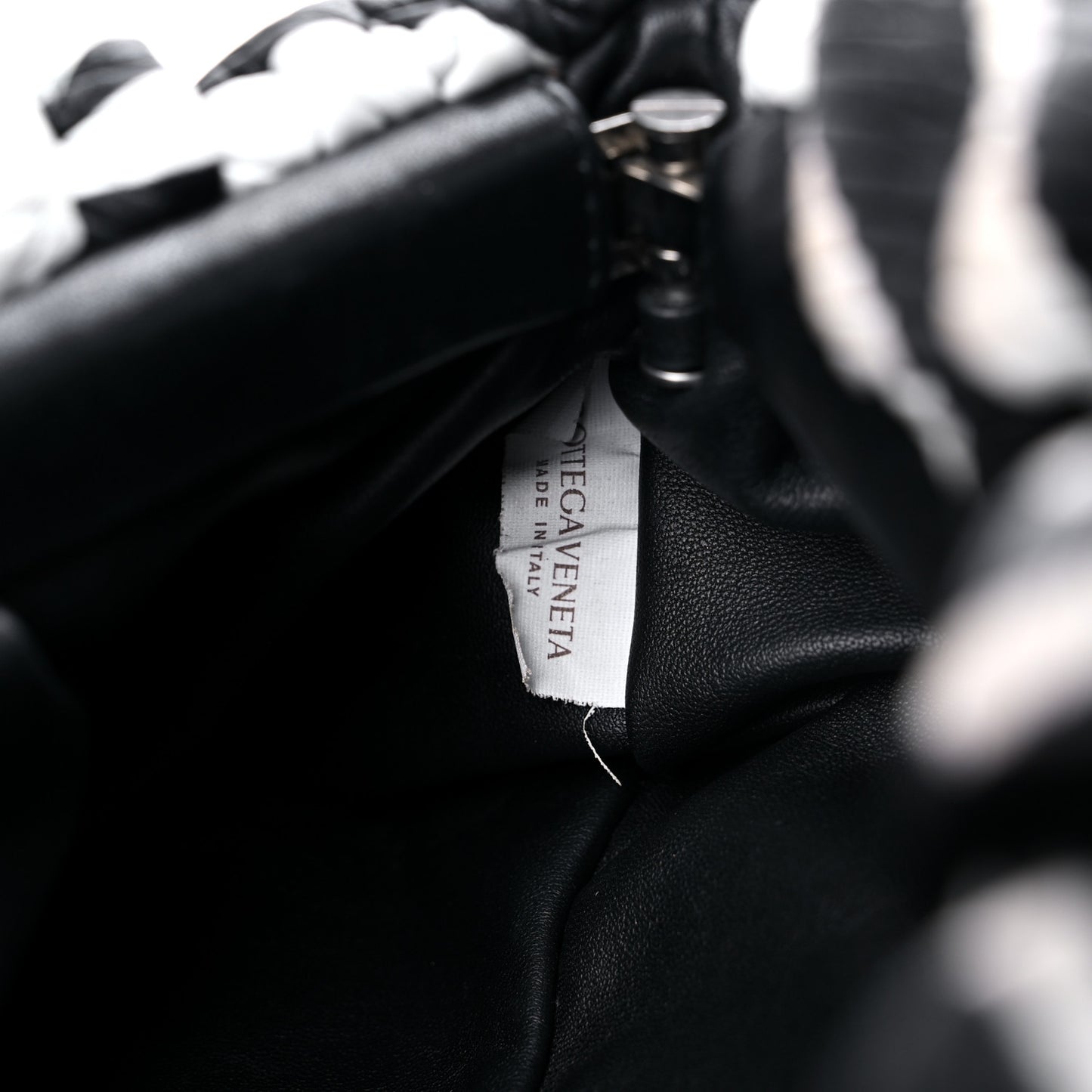 Nappa Zebra Print The Pouch Chain White Black