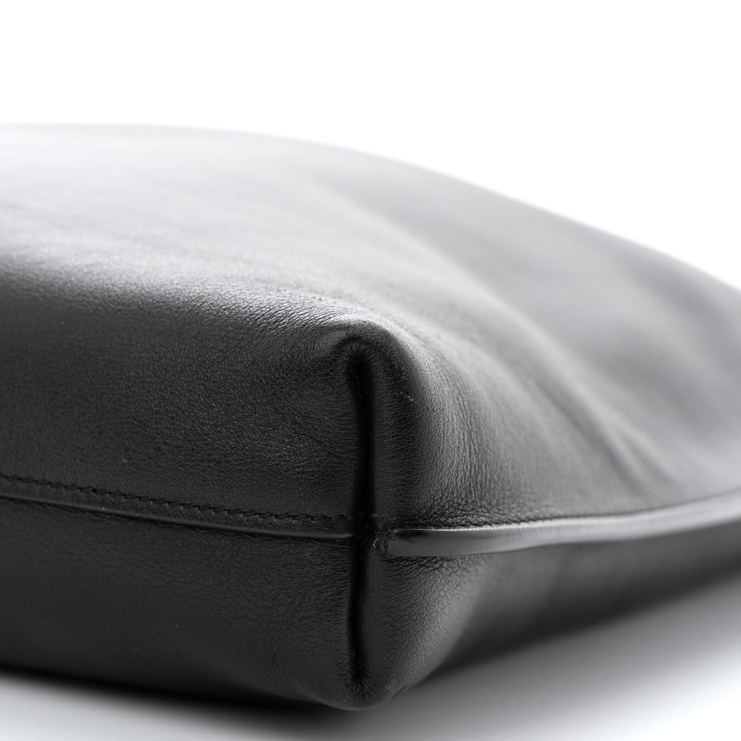 Calfskin Medium Suzanne Hobo Black