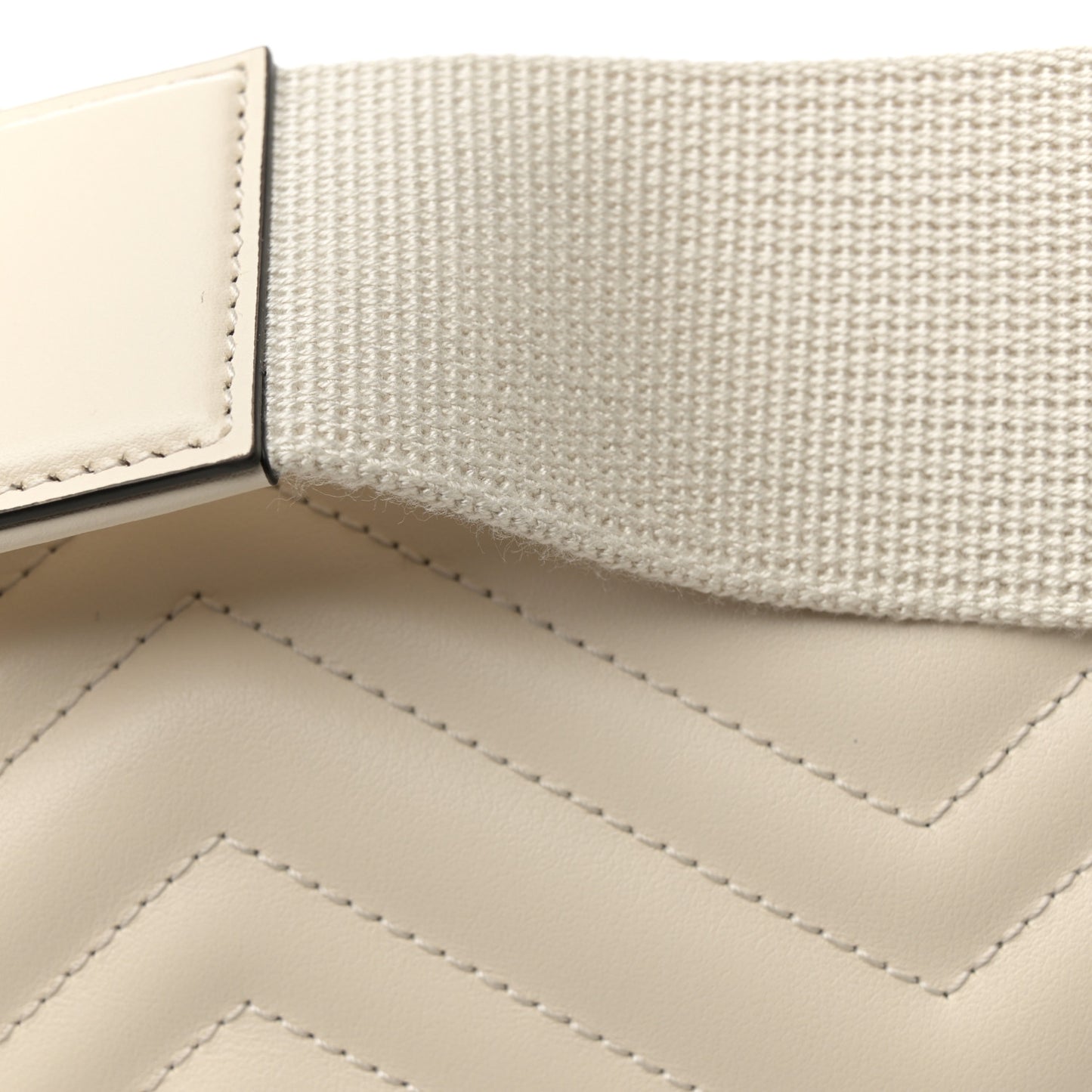 Calfskin Matelasse Monochrome GG Marmont Crossbody Shoulder Bag White