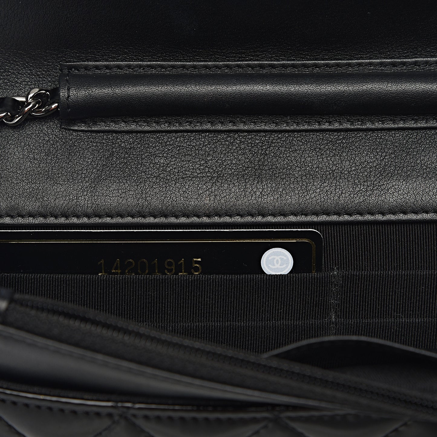 Patent Quilted Wallet On Chain WOC Black