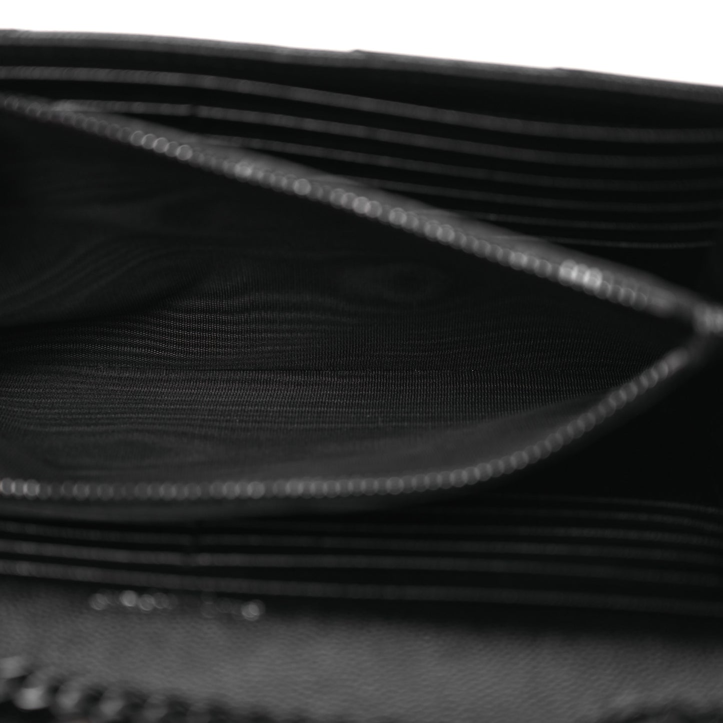 Grain De Poudre Matelasse Chevron Monogram Monochrome Envelope Chain Wallet Black