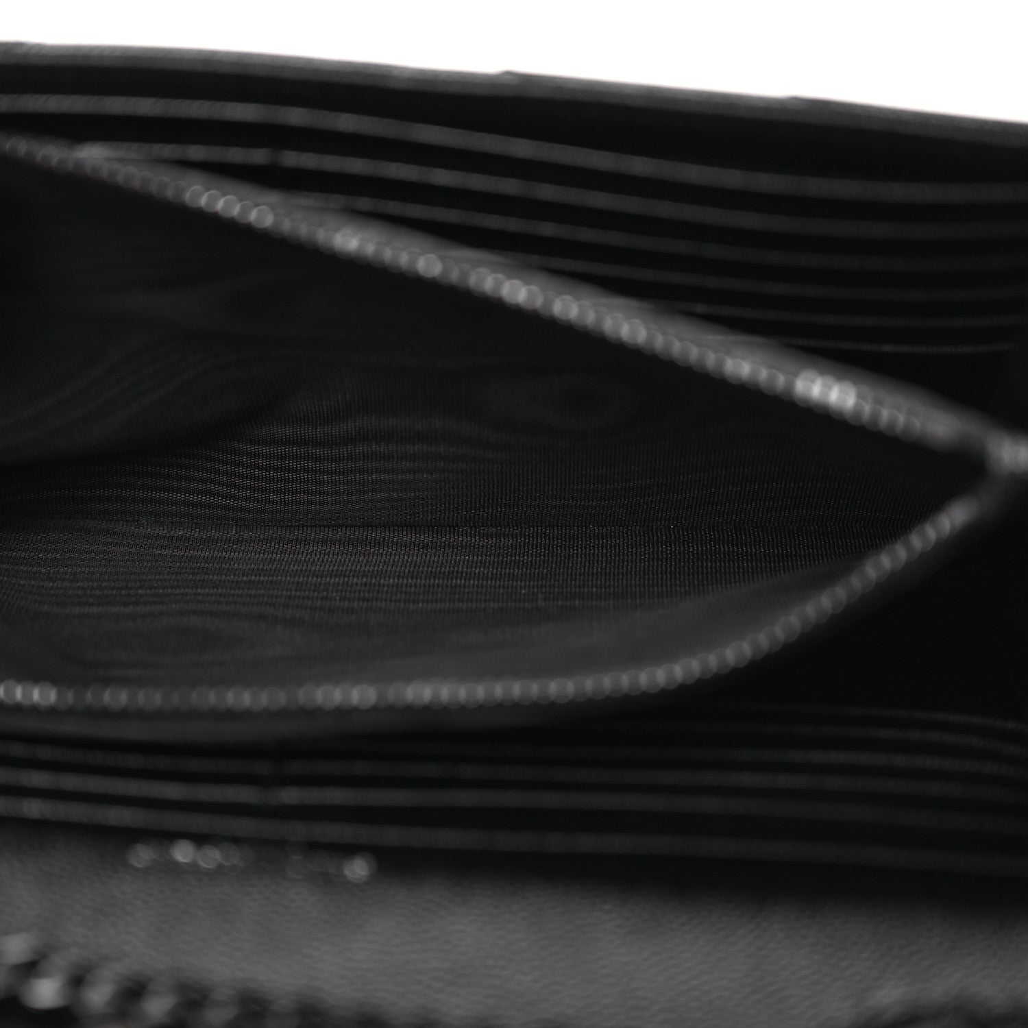 Saint Laurent Grain De Poudre Matelasse Chevron Monogram Monochrome Envelope Chain Wallet Black 6 of 15