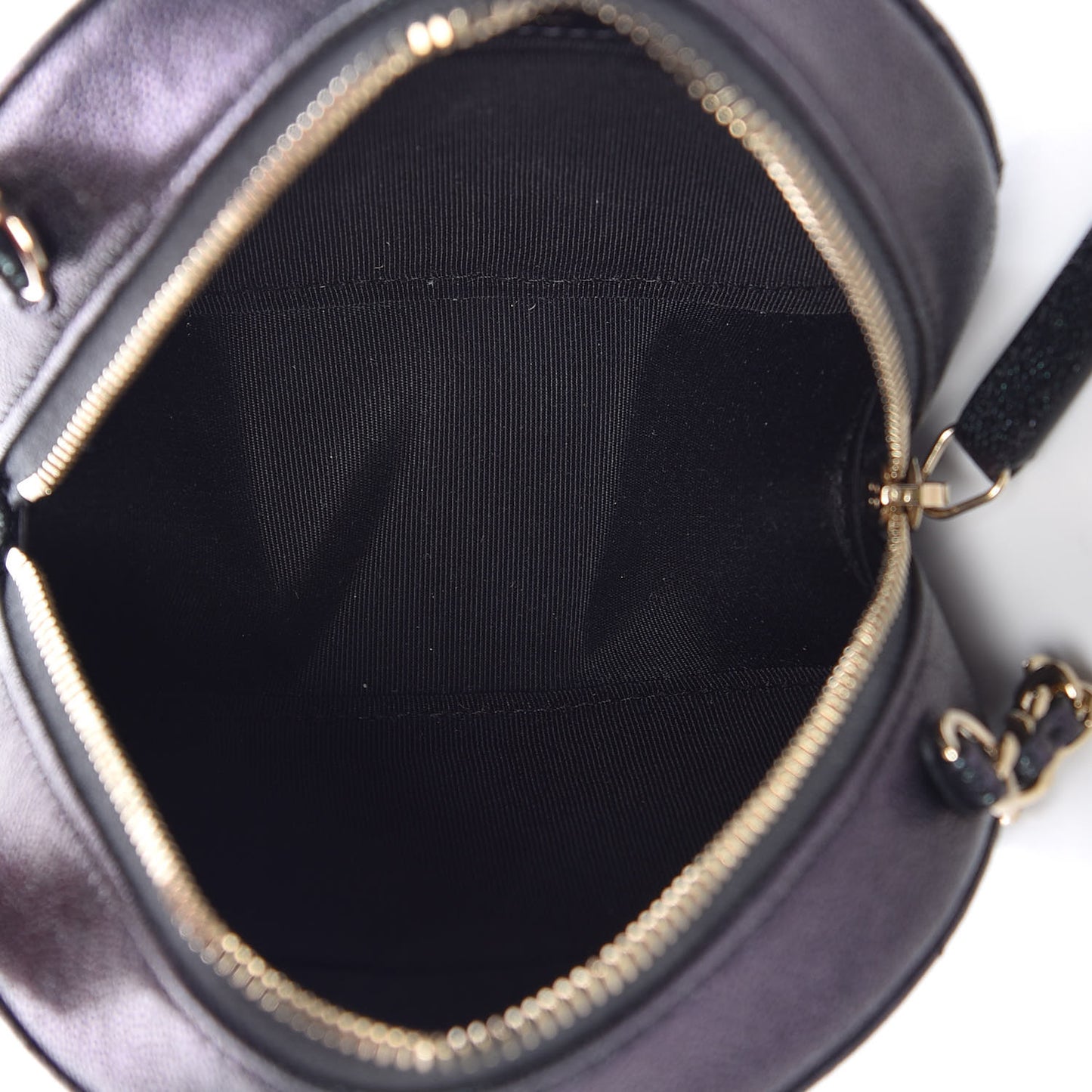 Iridescent Caviar Quilted Round Clutch With Chain Black