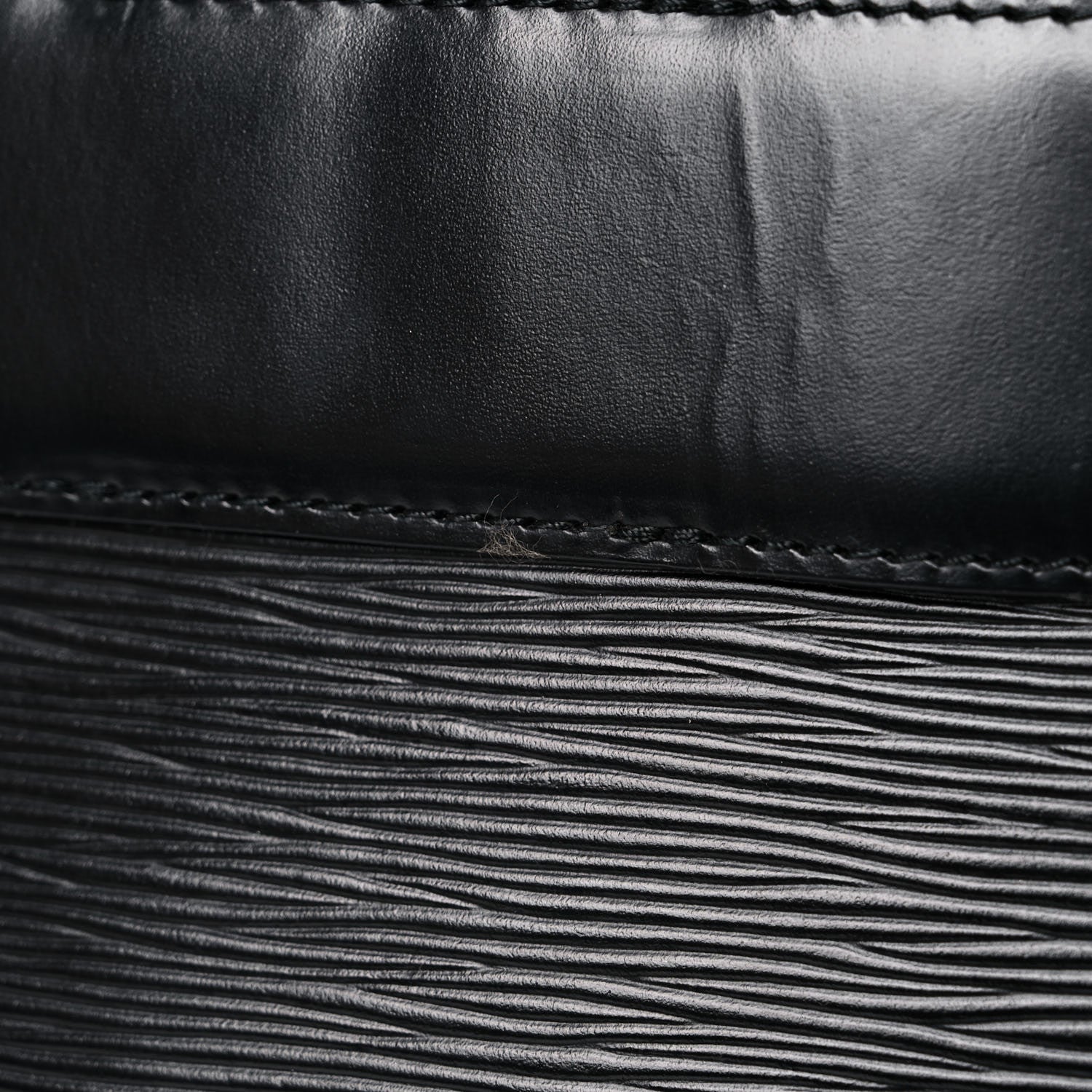 Louis Vuitton Epi Sac D'Epaule Black 23 of 26