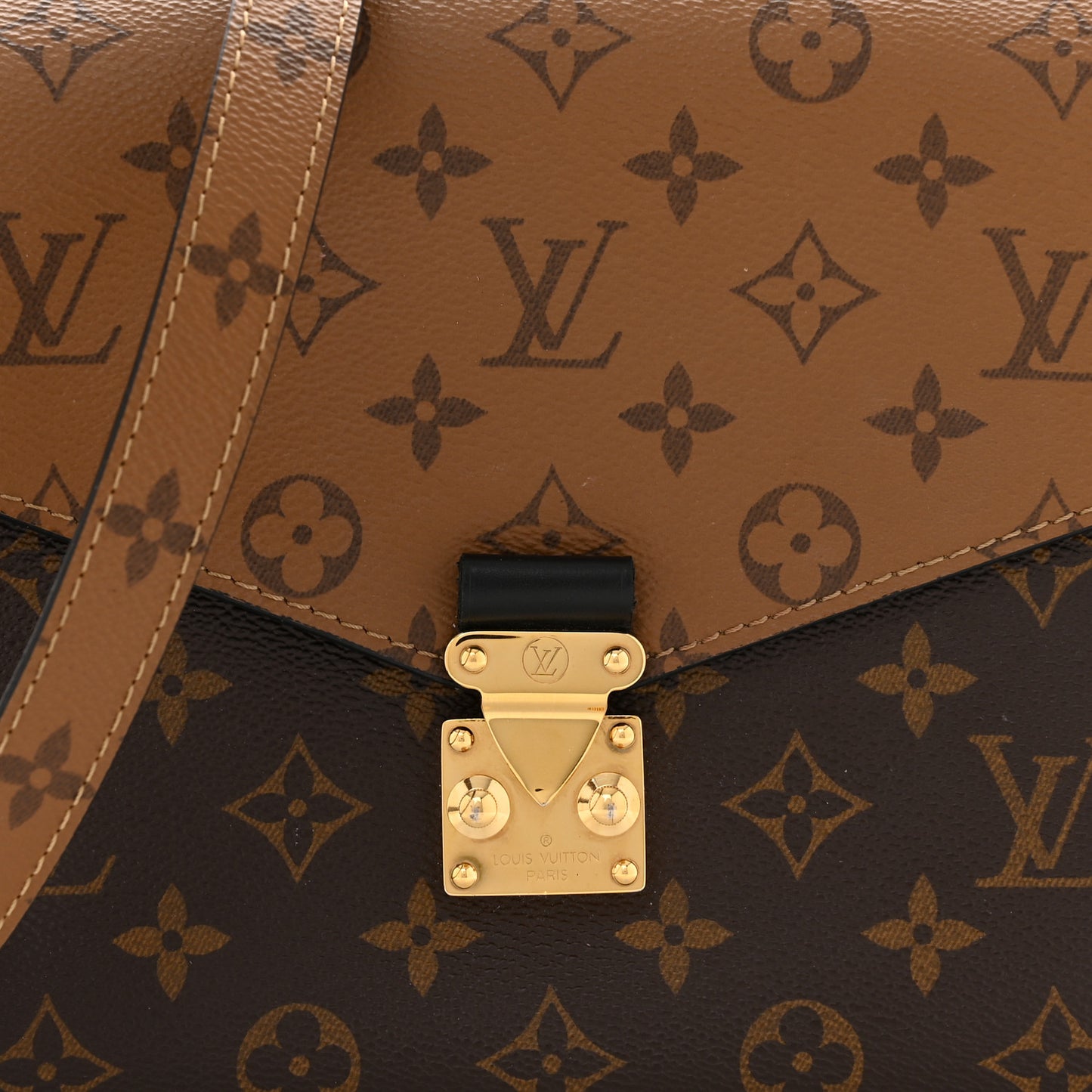 Reverse Monogram Pochette Metis