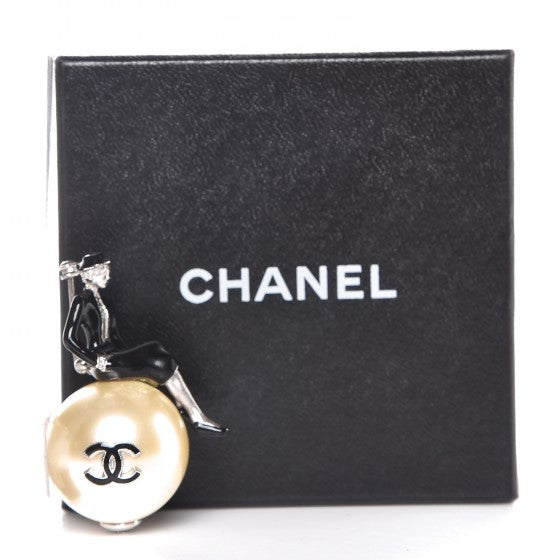 Pearl Resin Coco Brooch Black Ivory