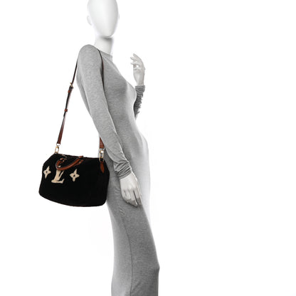 Louis Vuitton Shearling Monogram LV Ski Cozygram Speedy Bandouliere 25 Chocolate Cream 2 of 10