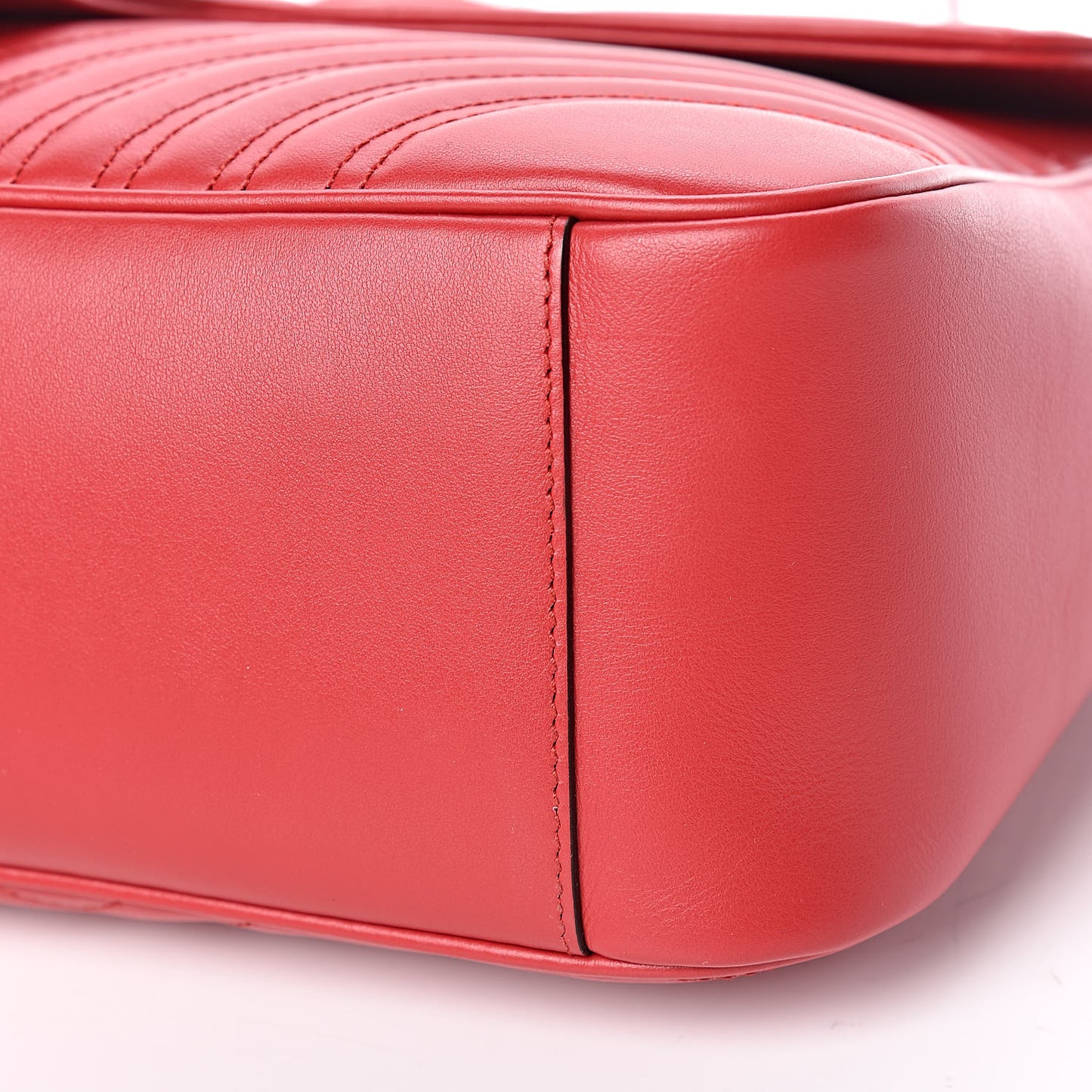 Calfskin Matelasse Large GG Marmont Shoulder Bag Hibiscus Red