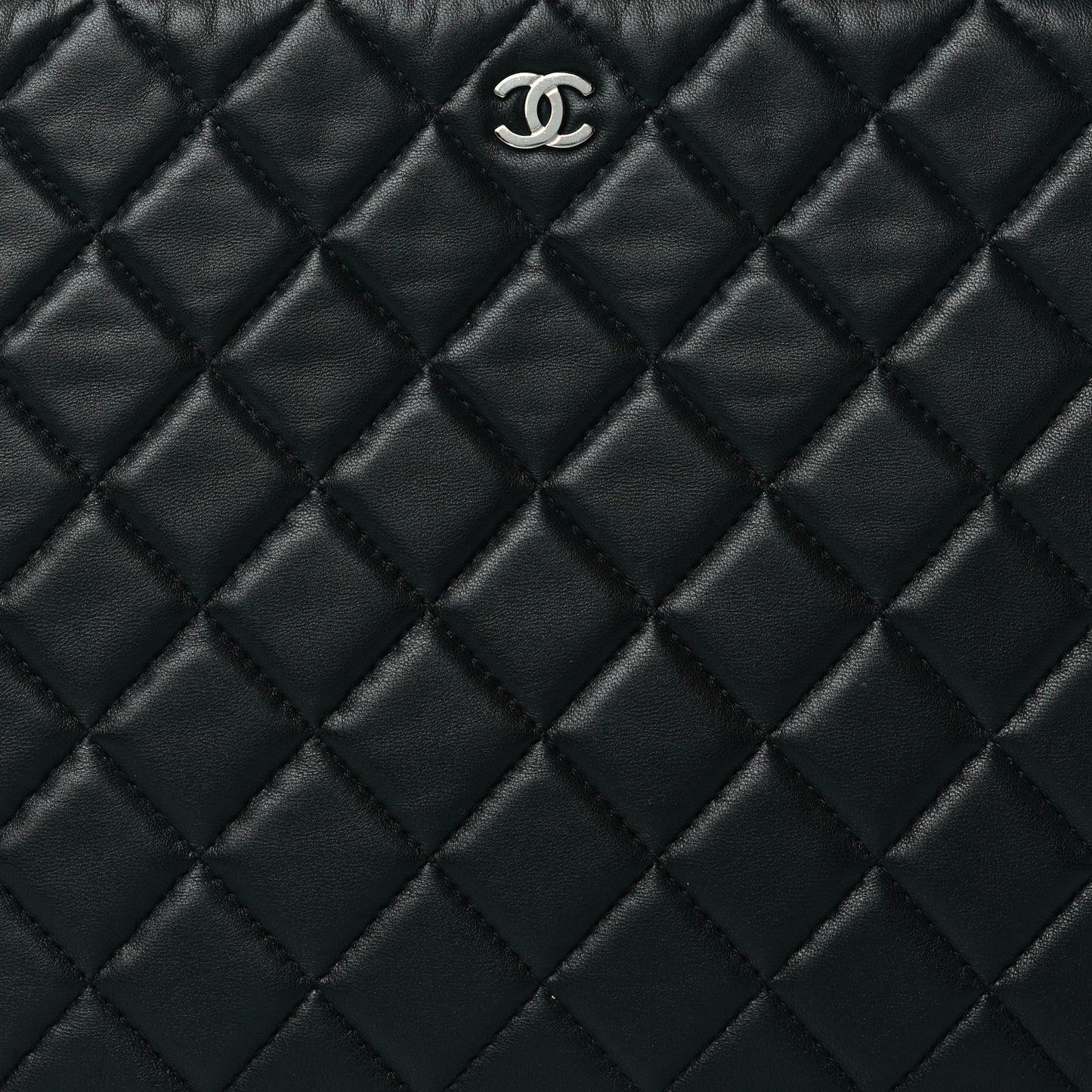 Lambskin Quilted Medium Cosmetic Case Black