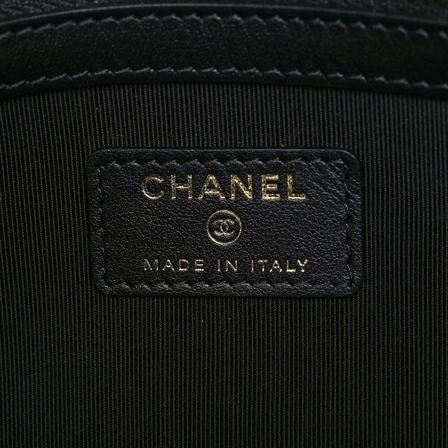 Chanel Calfskin Crocodile Embossed Graffiti 2.55 Medium Cocodile Reissue Cosmetic Case Black Gold 6 of 9