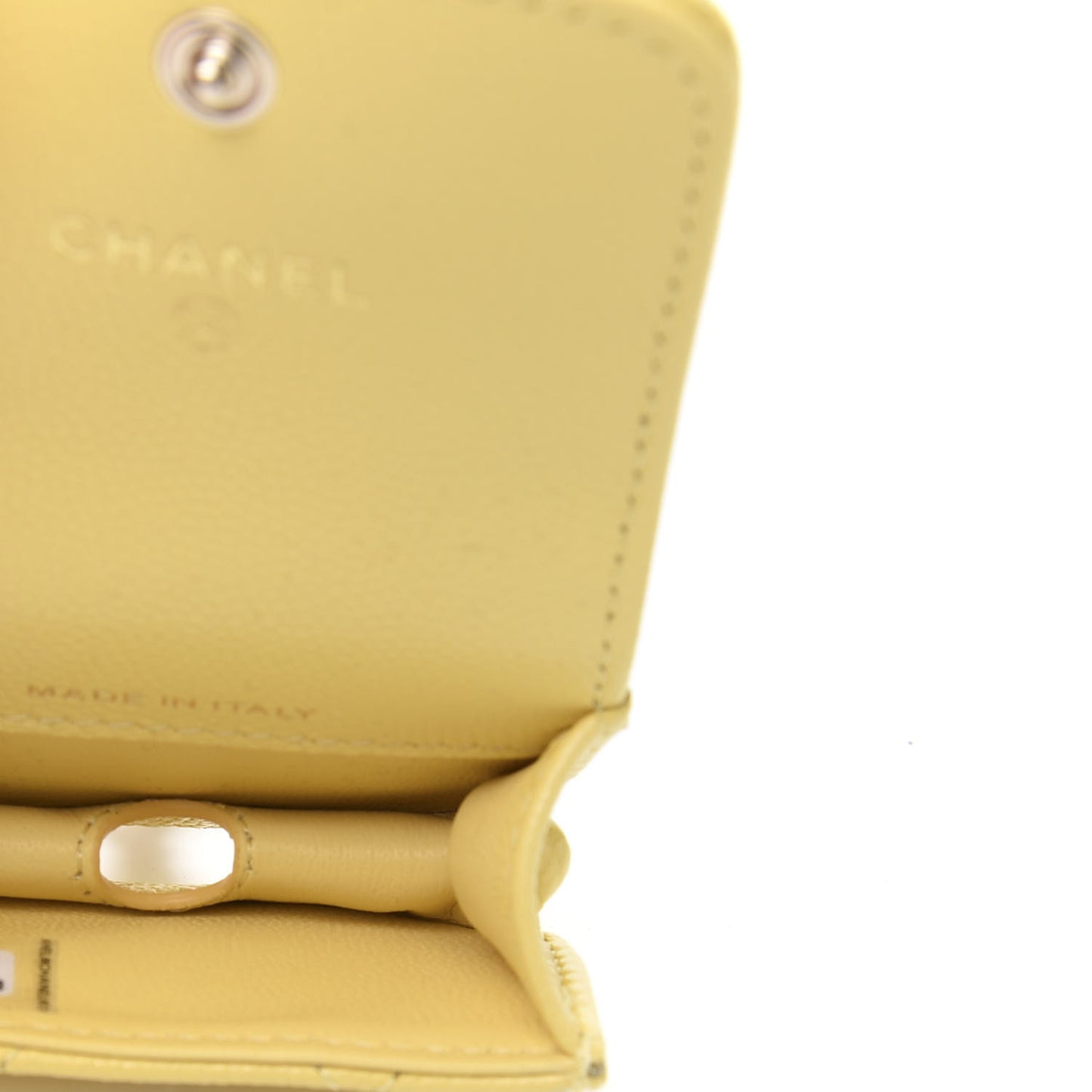 Caviar Quilted Airpod Pro Case With Chain