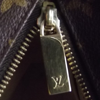 Louis Vuitton Monogram Luco 8 of 9
