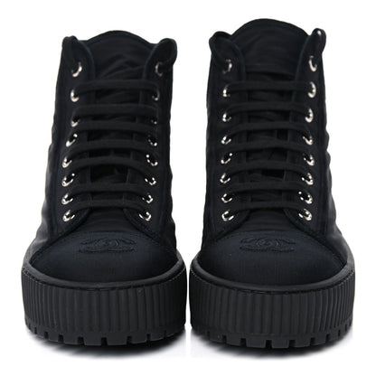 Chanel Fabric Suede Kidskin Grosgrain Lace Up Cap Toe Sneakers 38.5 Black White 2 of 9