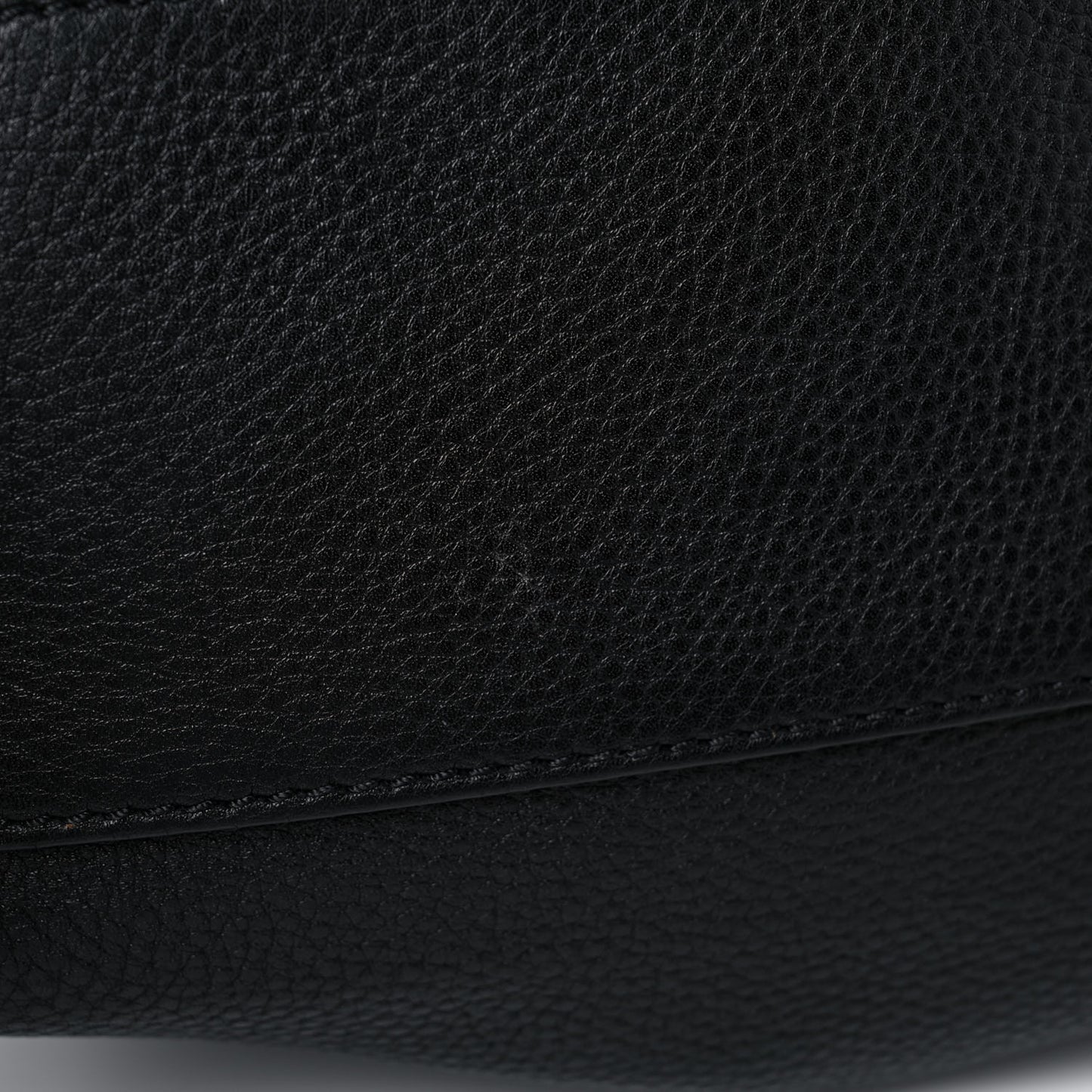 Pebbled Calfskin Small Nightingale Black