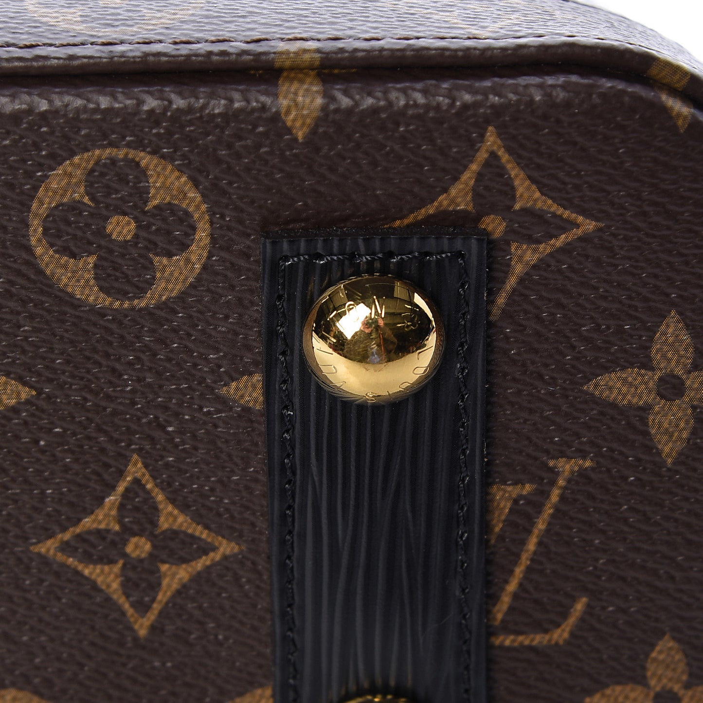 Vernis Epi Monogram Alma BB Champagne Metallise