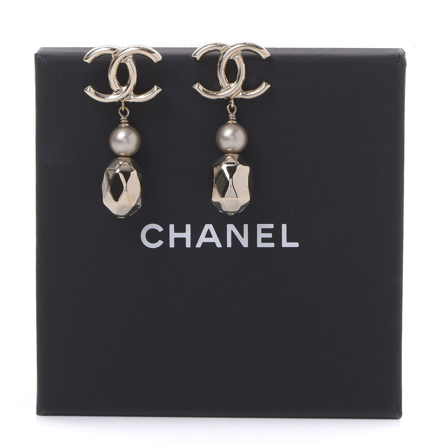 Metal Bead Pearl CC Drop Earrings Golden Pearly White