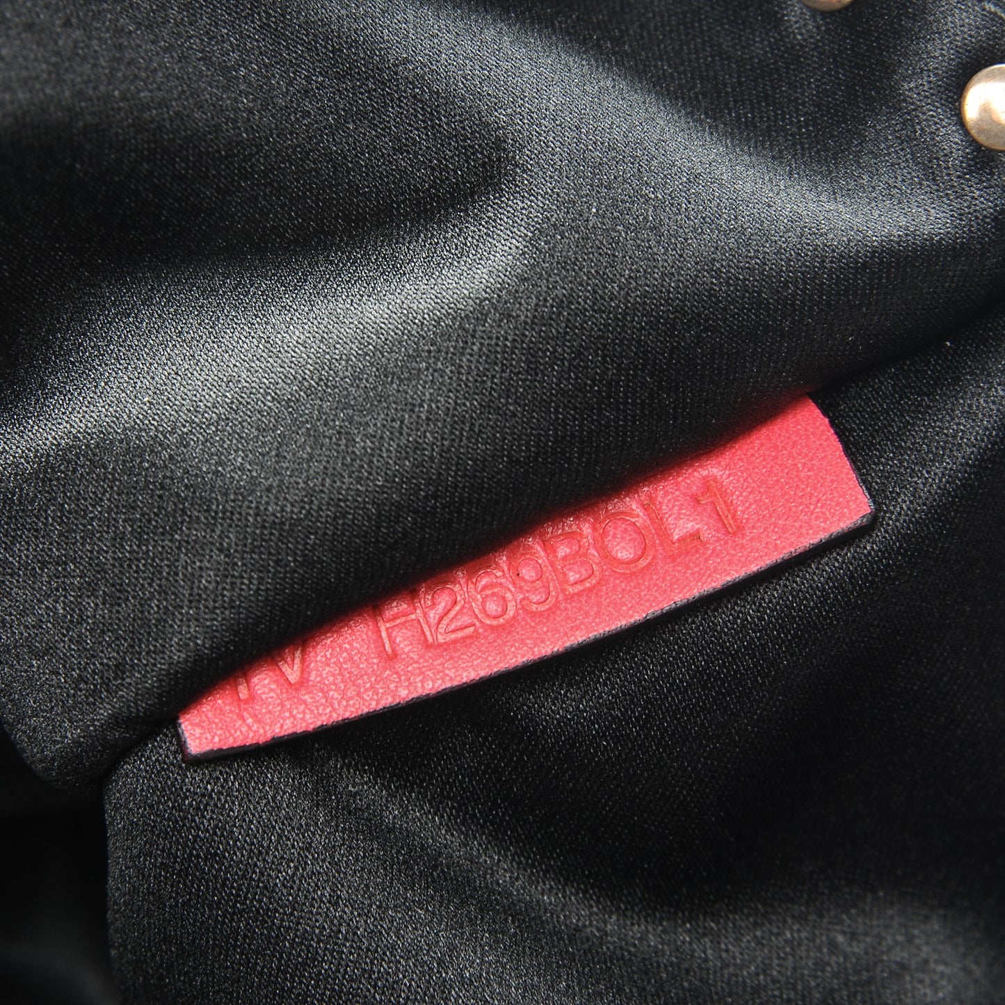 Vitello Large Rockstud Zip Pouch Deep Rose