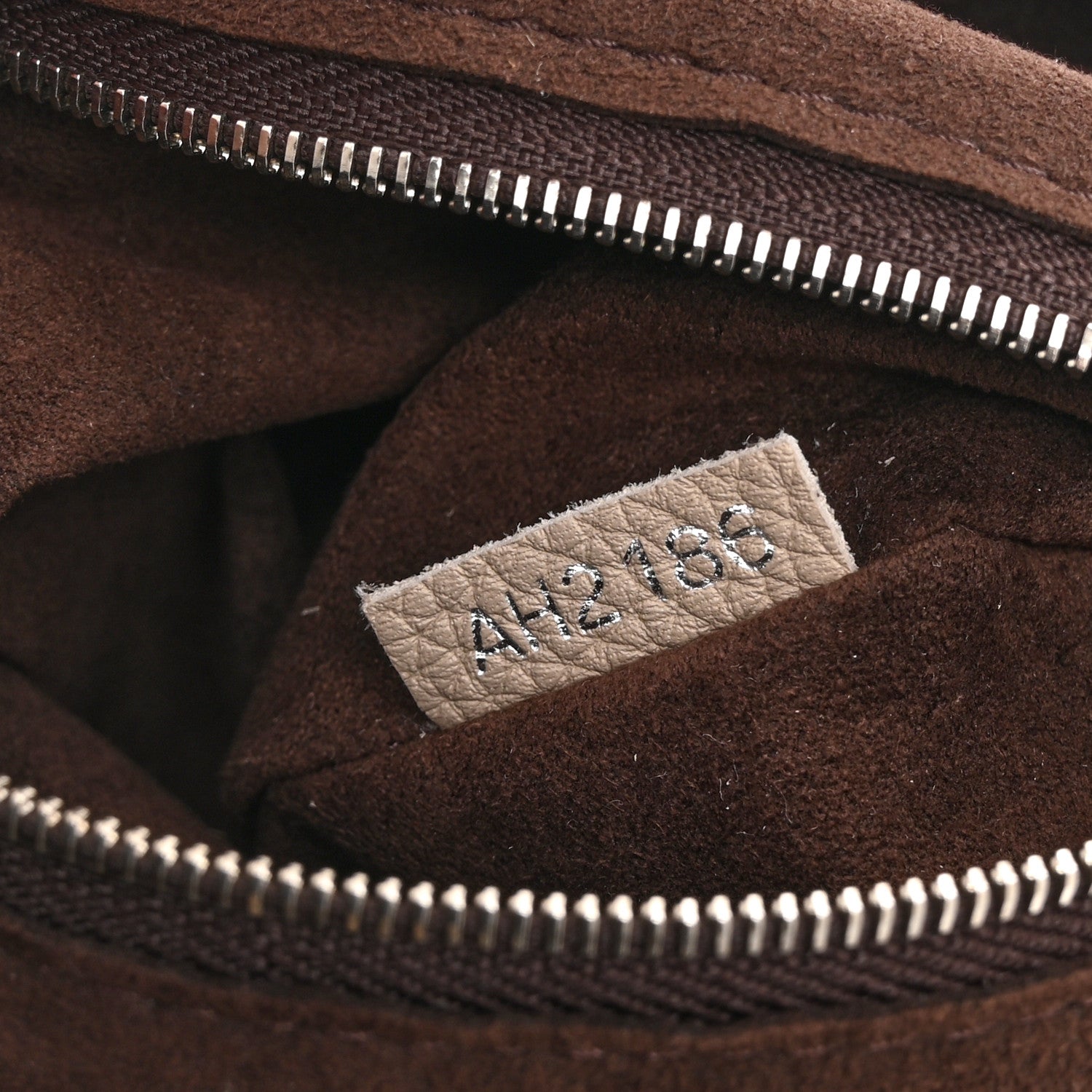 Louis Vuitton Mahina Babylone Chain BB Galet 7 of 10