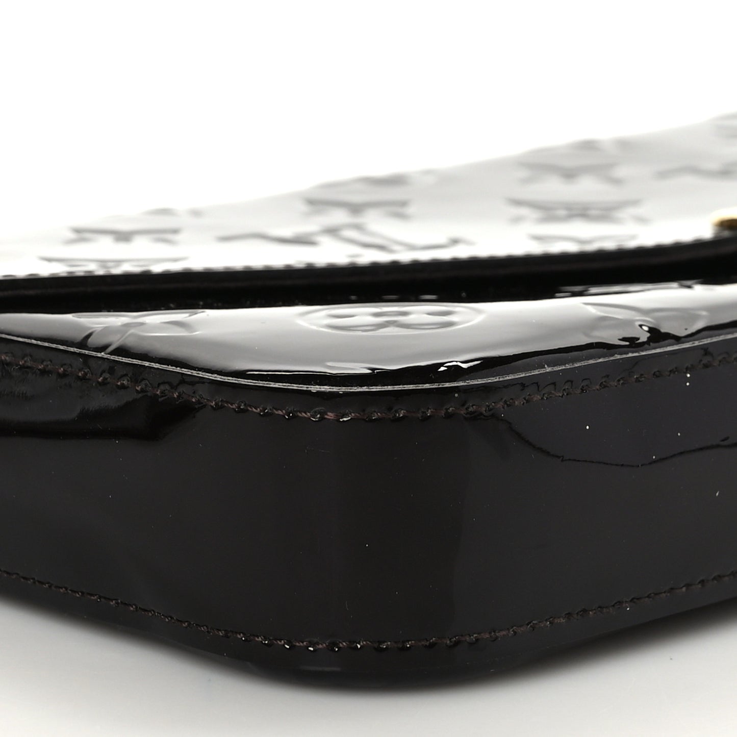 Vernis Pochette Felicie Chain Wallet Amarante