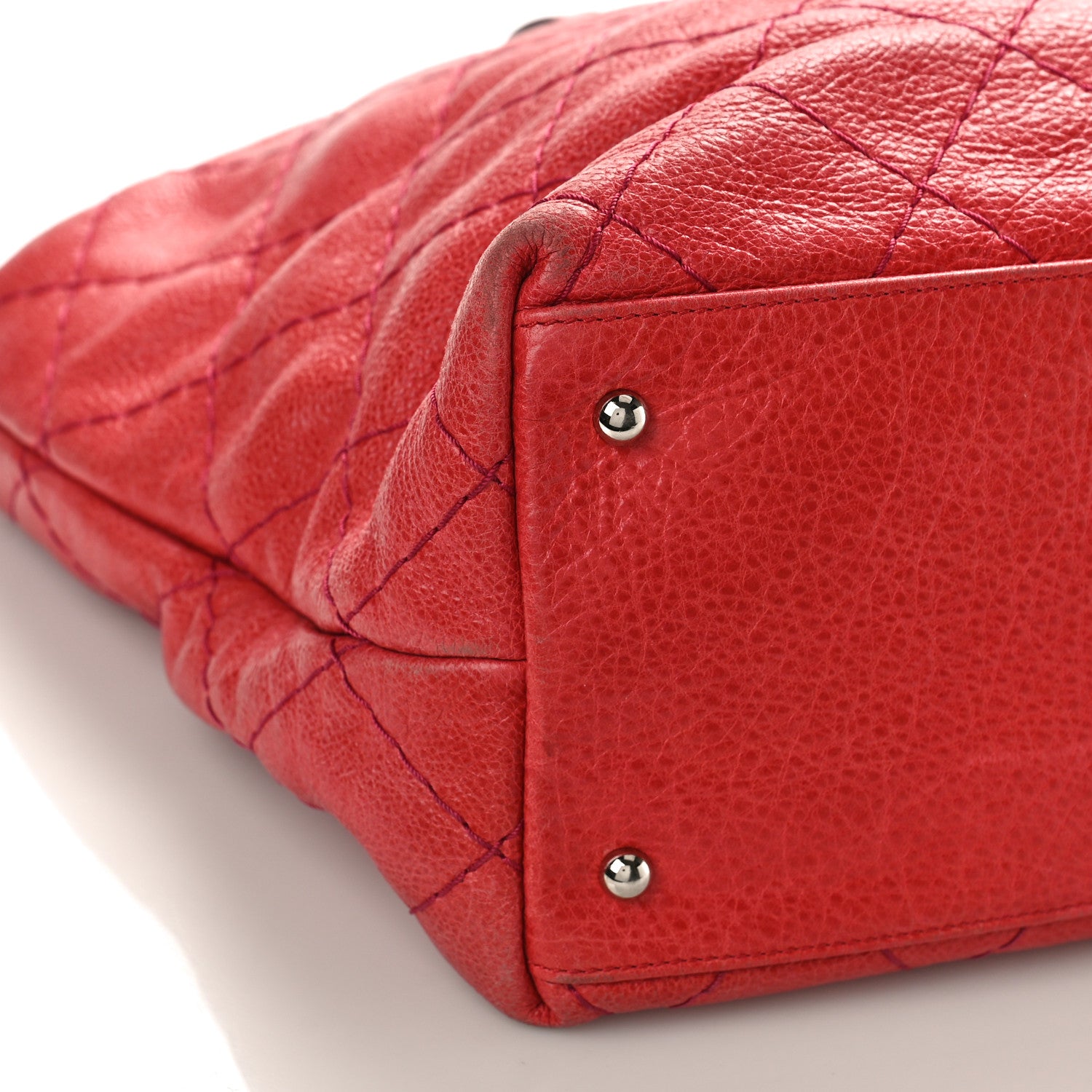 Chanel Glazed Calfskin Large On The Road Tote Red 7 of 13