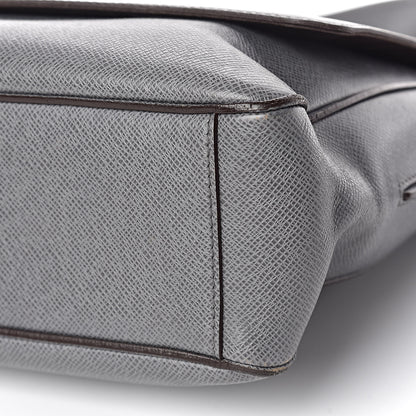 Louis Vuitton Taiga Milo Messenger Glacier 10 of 13