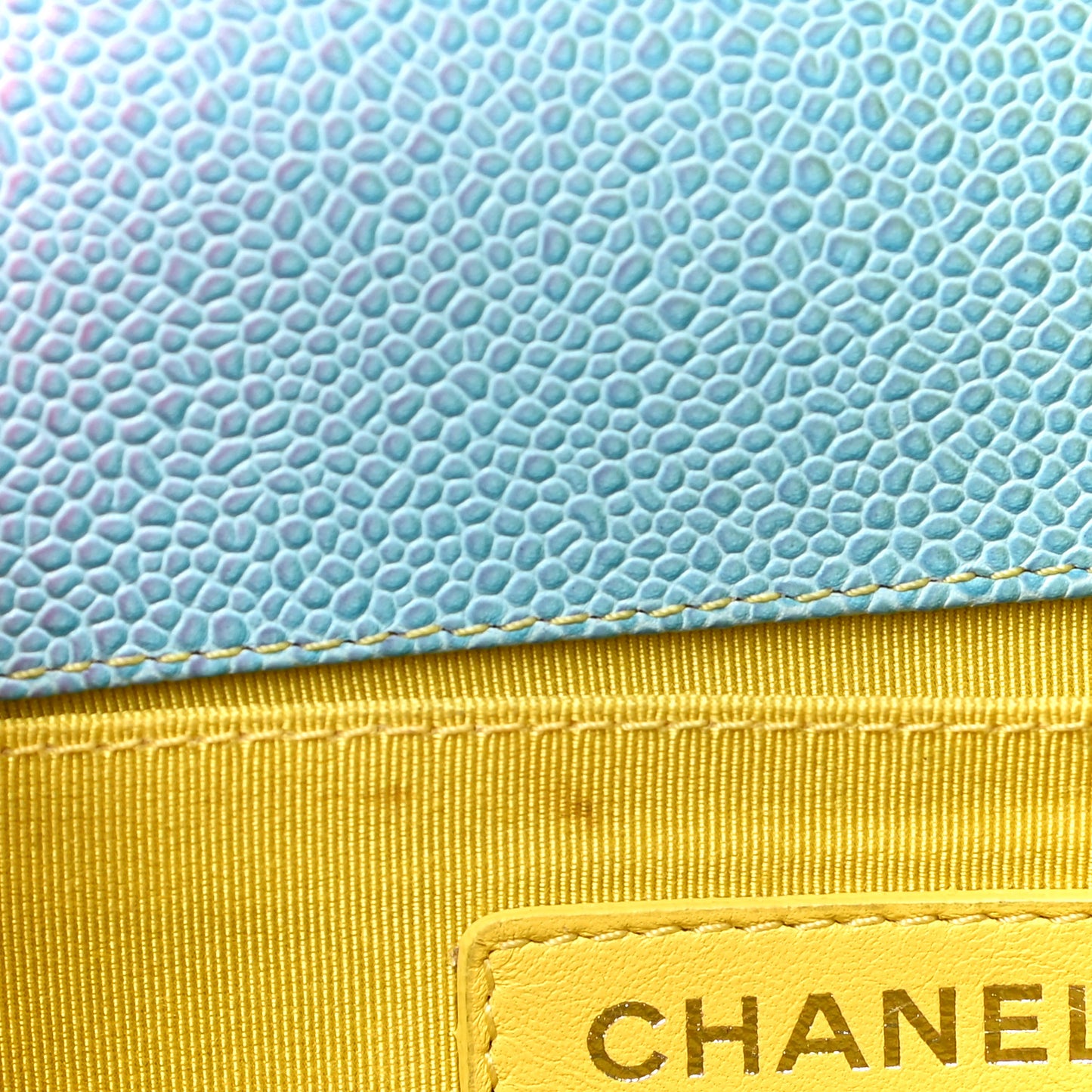 Caviar Quilted Medium Cuba Rainbow Boy Flap Multicolor
