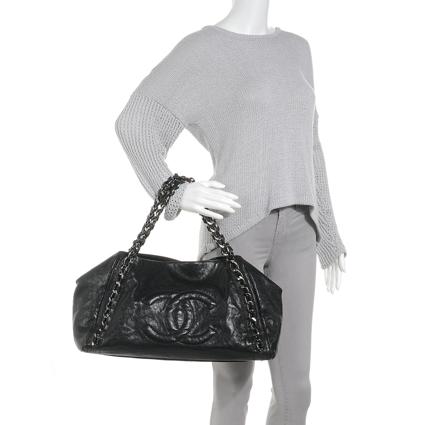 Caviar Modern Chain Tote Black