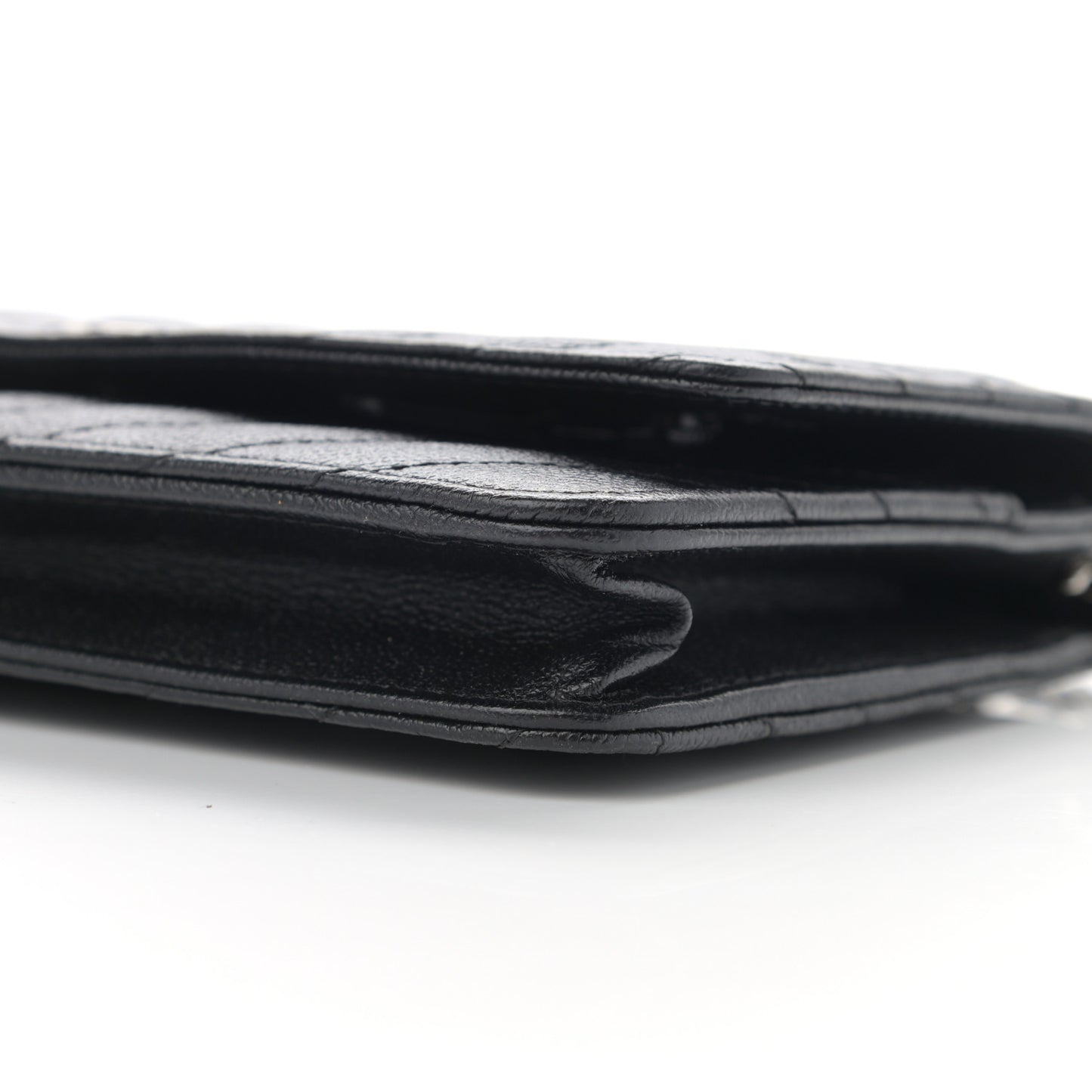 Caviar Chevron Quilted Wallet On Chain WOC Black