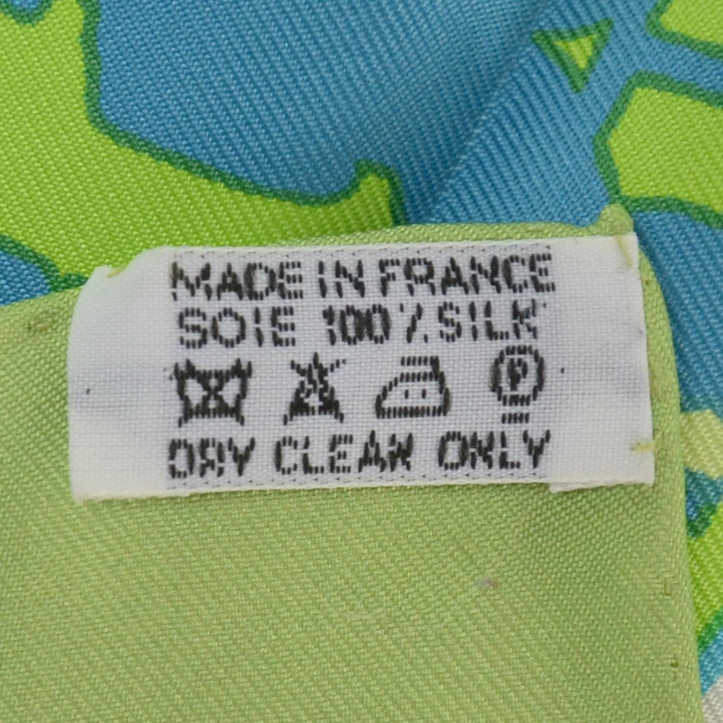 Silk Les Amoureux de Paris Scarf 90