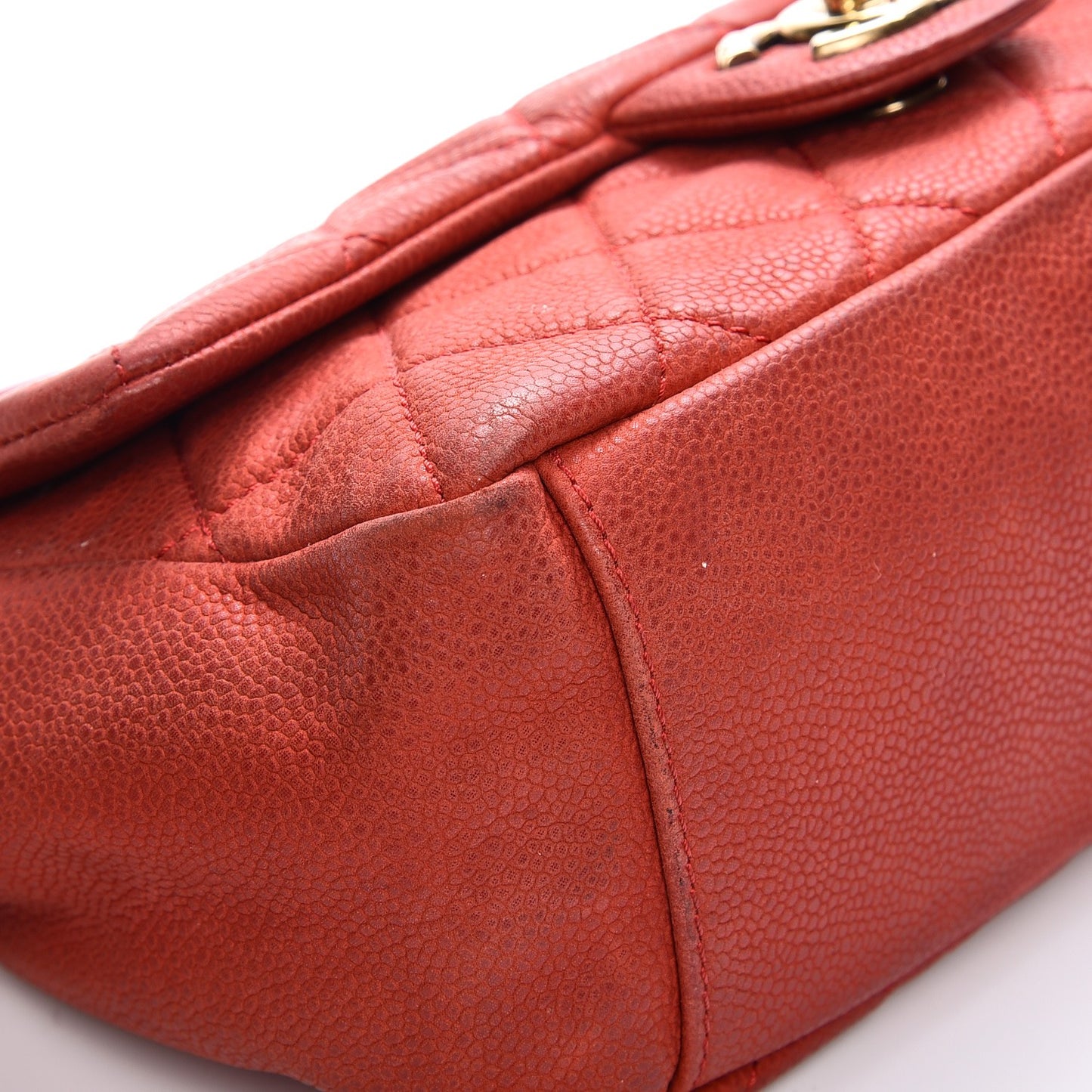 Iridescent Caviar Quilted Medium Chic Quilt Flap Red